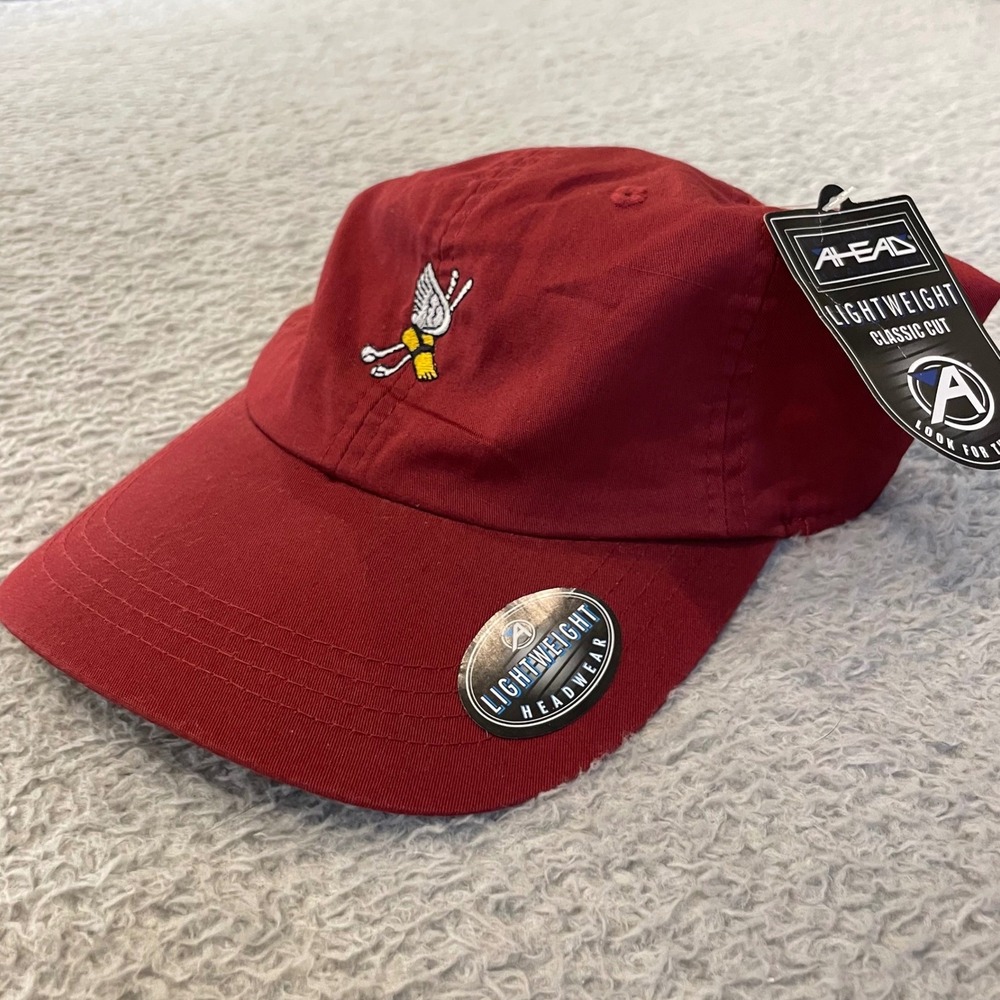 NWT Winged Foot Golf Club Cap Mens Red HSBC Lightweight Classic Cut